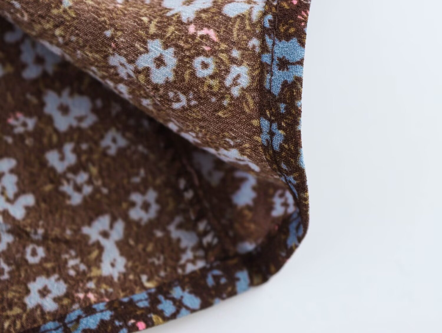 O1CN01rUP1jE1nVYyQuOgr6_!!2217333495095-0-cib